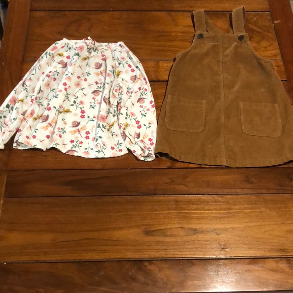 Girls old navy long sleeve shirt that goes with corduroy overall dress size 4T